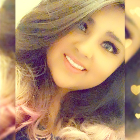 Meet your Posher, Angelina - Picture 1 of 1